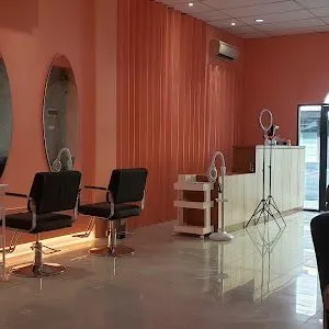 Queen Salon 1: Kesehatan & Kecantikan yang Terjangkau di Jantung Cilacap